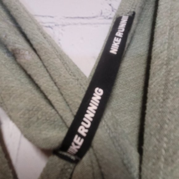 Nike Active Tank Top - Small - Picture 2 of 3